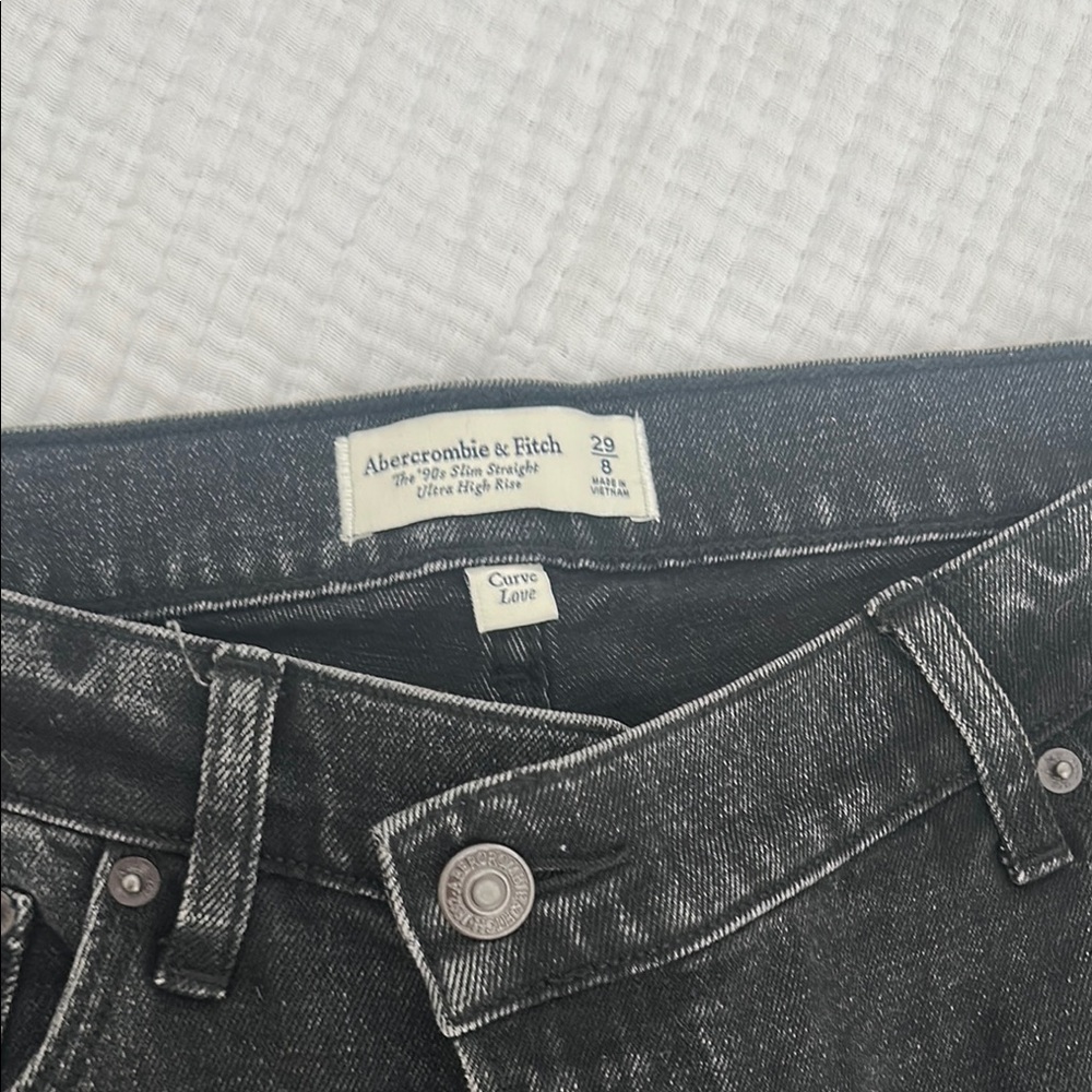 Abercrombie & Fitch the 90’s slim straight ultra High Rise Curvy Love
